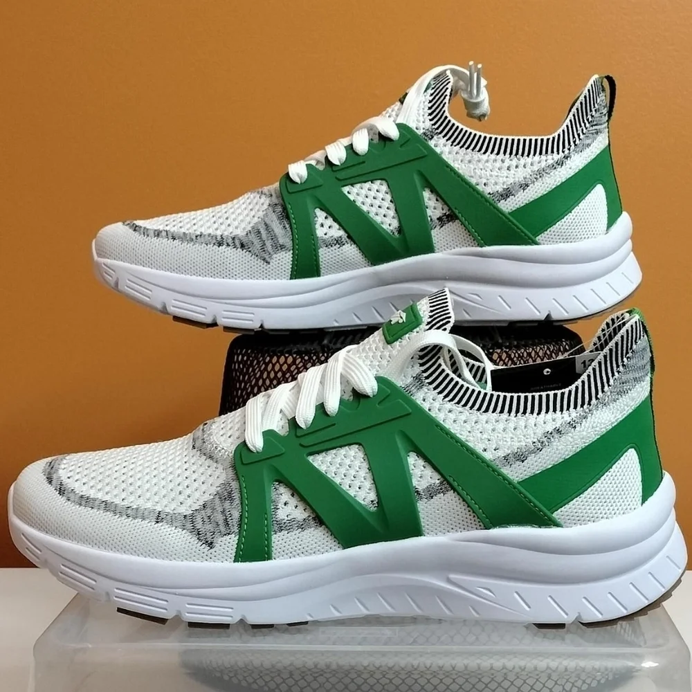 (NWT) Men's Avia Green and White Athletic Sneakers Size 13